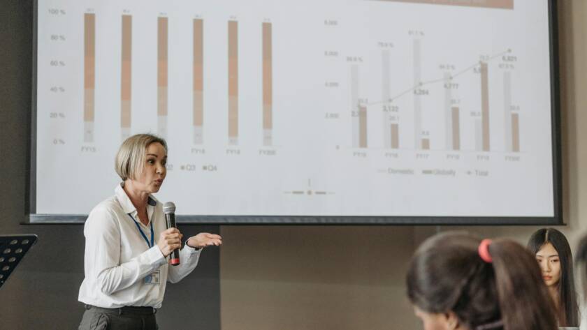 4 claves no verbales para presentar en público